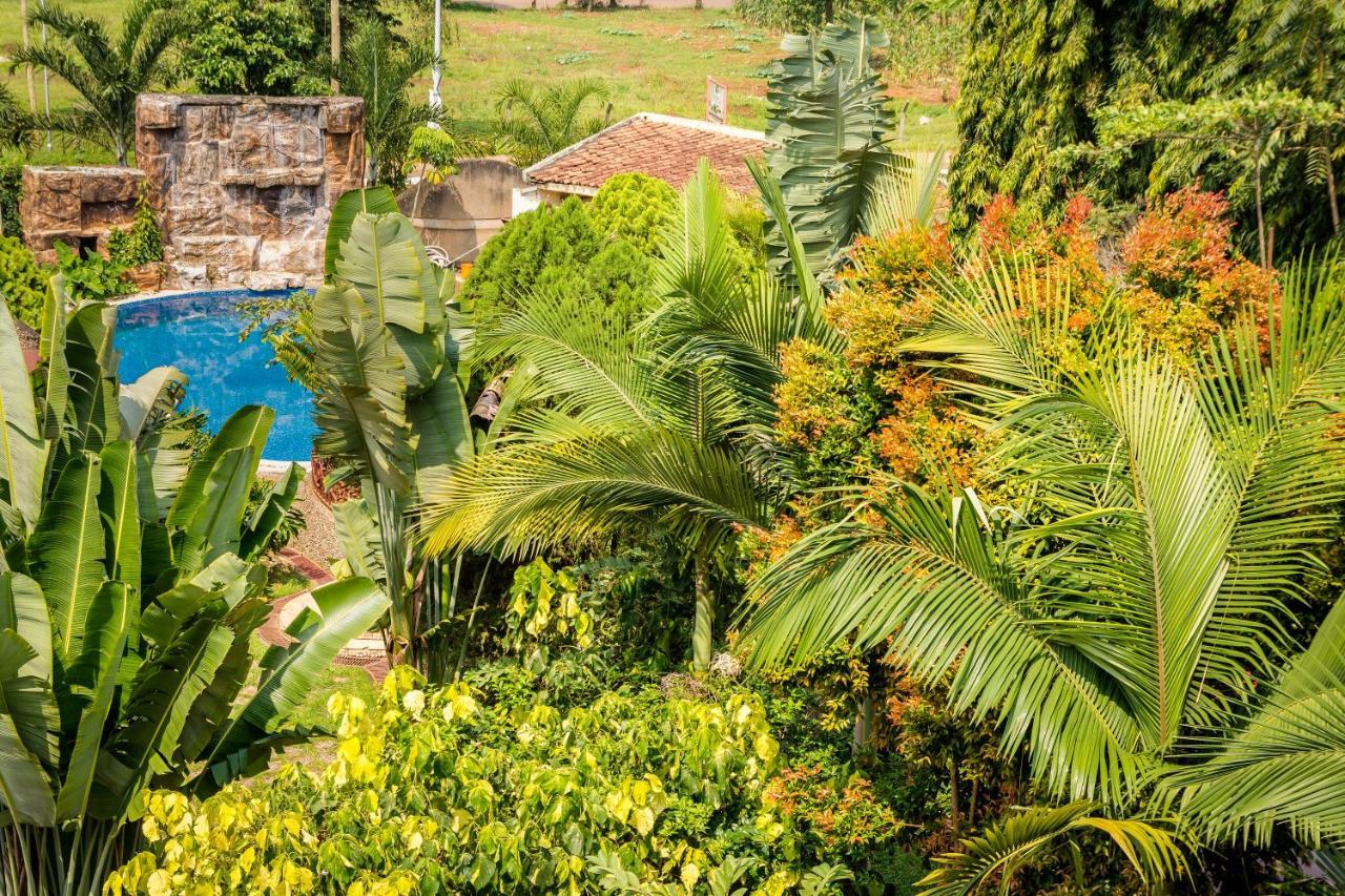 Imperial Heights Hotel, Εντέμπε Εξωτερικό φωτογραφία
