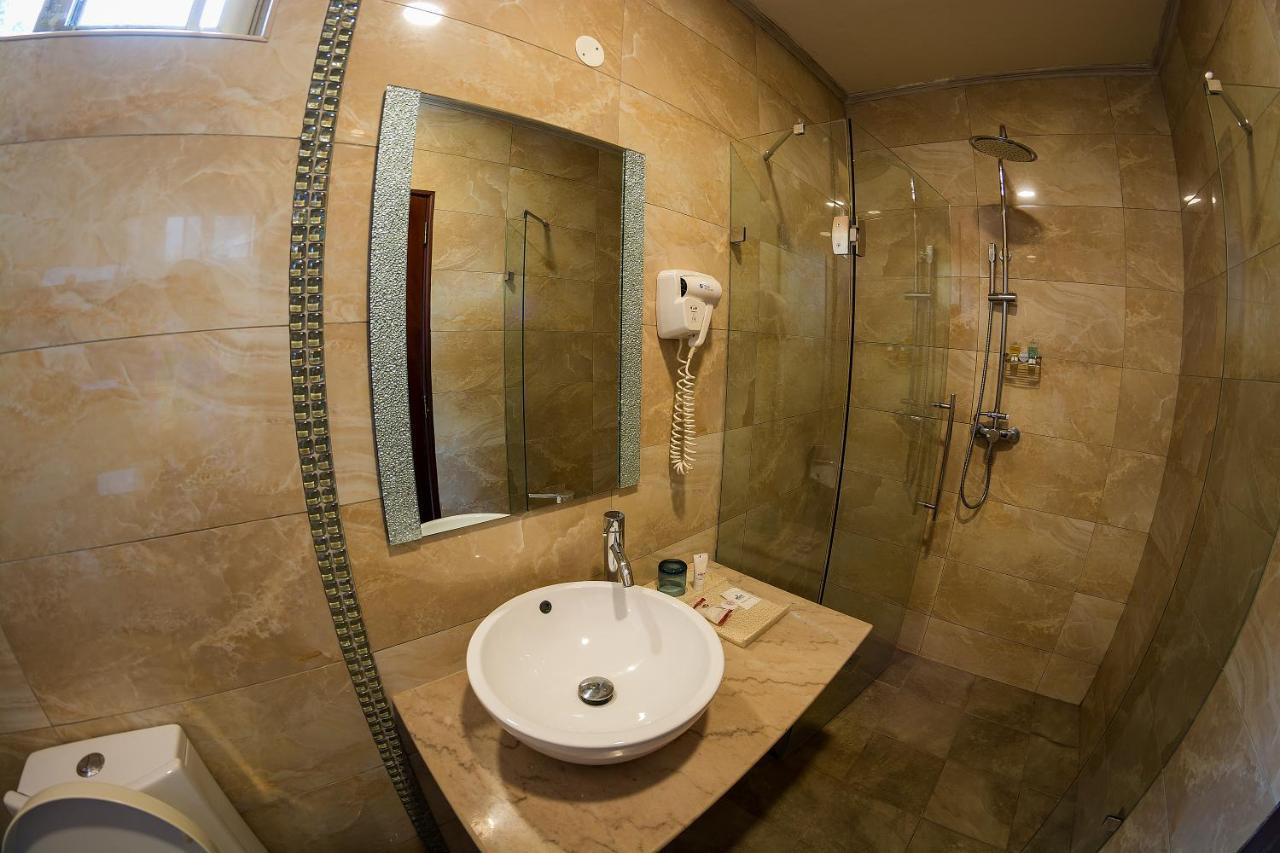 Imperial Heights Hotel, Εντέμπε Εξωτερικό φωτογραφία