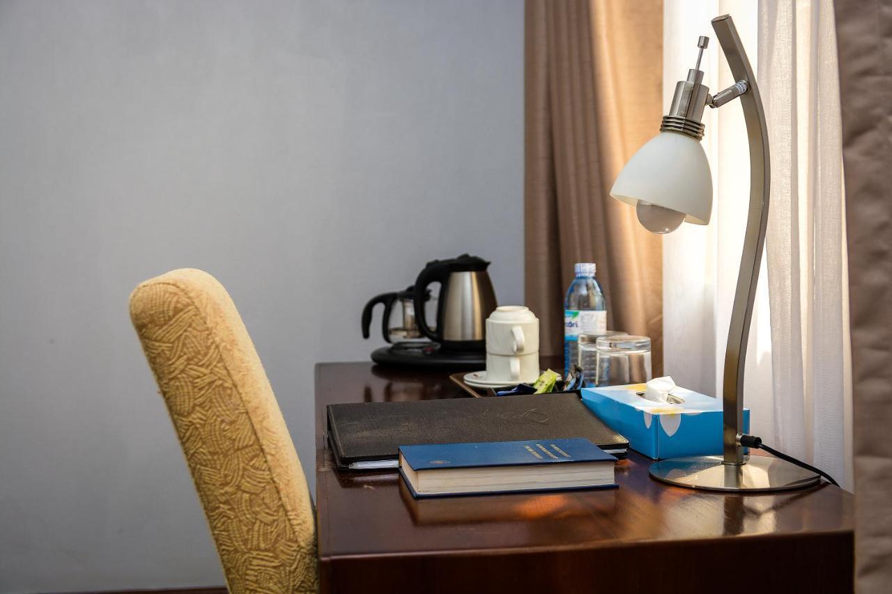 Imperial Heights Hotel, Εντέμπε Εξωτερικό φωτογραφία