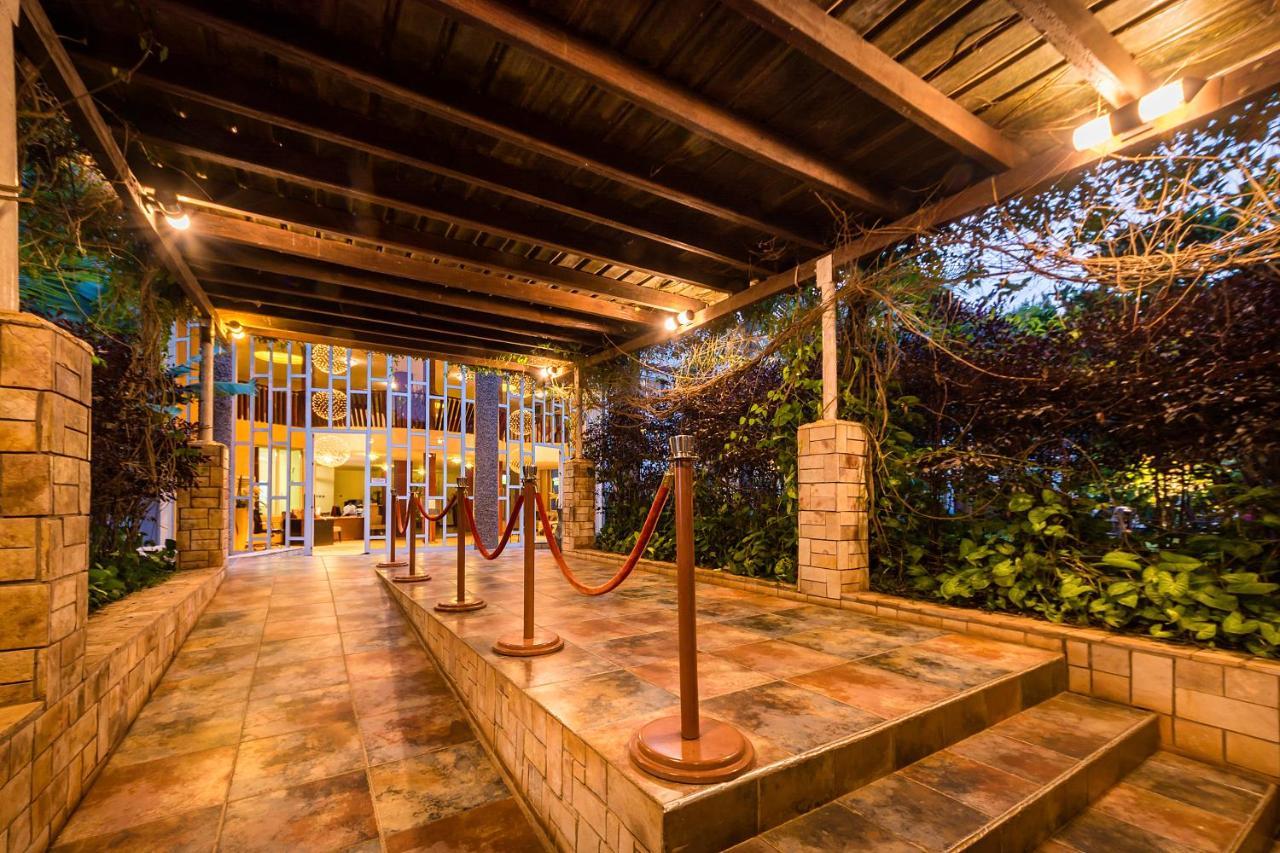 Imperial Heights Hotel, Εντέμπε Εξωτερικό φωτογραφία